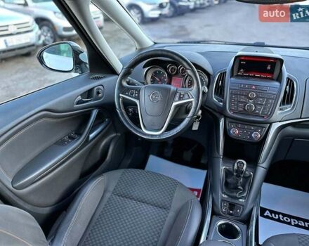 Білий Опель Зафіра, об'ємом двигуна 2 л та пробігом 167 тис. км за 12240 $, фото 24 на Automoto.ua