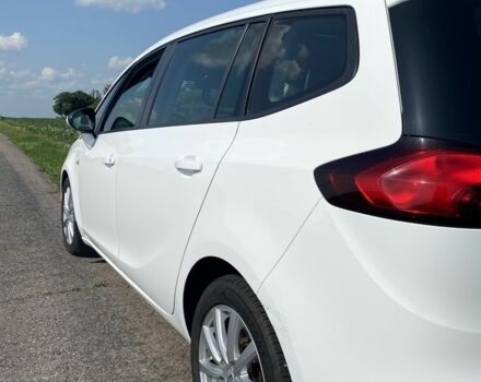 Білий Опель Зафіра, об'ємом двигуна 2 л та пробігом 221 тис. км за 10300 $, фото 4 на Automoto.ua