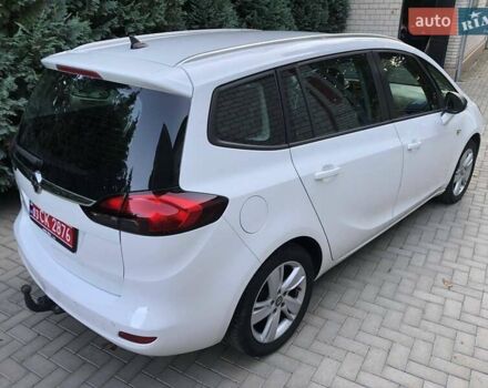 Белый Опель Зафира, объемом двигателя 1.6 л и пробегом 177 тыс. км за 10300 $, фото 4 на Automoto.ua