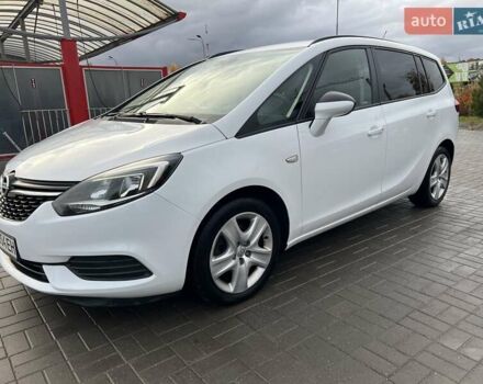 Белый Опель Зафира, объемом двигателя 1.6 л и пробегом 106 тыс. км за 13900 $, фото 12 на Automoto.ua