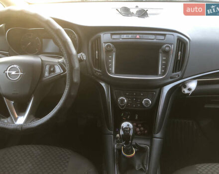 Белый Опель Зафира, объемом двигателя 1.6 л и пробегом 243 тыс. км за 11800 $, фото 8 на Automoto.ua