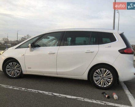 Белый Опель Зафира, объемом двигателя 1.6 л и пробегом 243 тыс. км за 11800 $, фото 2 на Automoto.ua