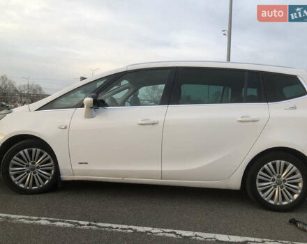 Белый Опель Зафира, объемом двигателя 1.6 л и пробегом 243 тыс. км за 11800 $, фото 4 на Automoto.ua