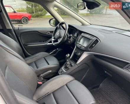 Белый Опель Зафира, объемом двигателя 1.6 л и пробегом 106 тыс. км за 13900 $, фото 17 на Automoto.ua