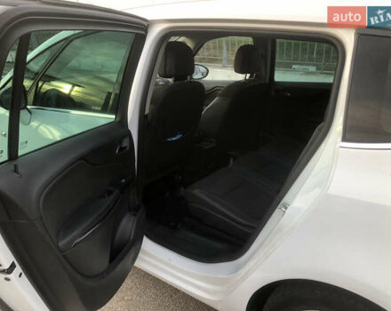 Белый Опель Зафира, объемом двигателя 1.6 л и пробегом 243 тыс. км за 11800 $, фото 11 на Automoto.ua