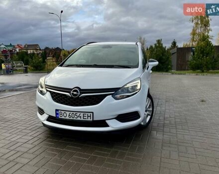 Белый Опель Зафира, объемом двигателя 1.6 л и пробегом 106 тыс. км за 13900 $, фото 1 на Automoto.ua