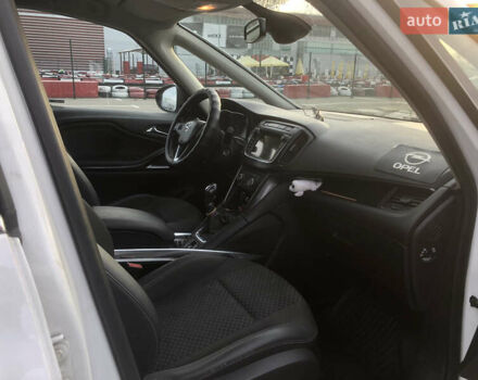 Белый Опель Зафира, объемом двигателя 1.6 л и пробегом 243 тыс. км за 11800 $, фото 19 на Automoto.ua