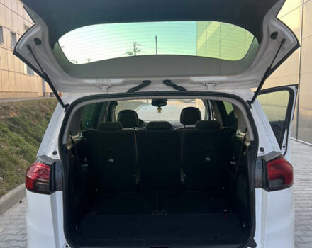 Белый Опель Зафира, объемом двигателя 1.6 л и пробегом 205 тыс. км за 12300 $, фото 7 на Automoto.ua