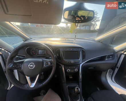 Белый Опель Зафира, объемом двигателя 1.6 л и пробегом 205 тыс. км за 12300 $, фото 13 на Automoto.ua