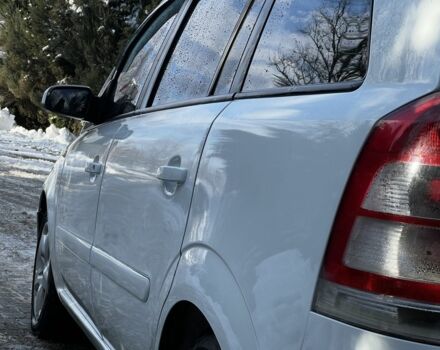 Белый Опель Зафира, объемом двигателя 1.7 л и пробегом 300 тыс. км за 4700 $, фото 7 на Automoto.ua