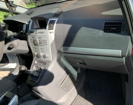 Белый Опель Зафира, объемом двигателя 1.9 л и пробегом 260 тыс. км за 5700 $, фото 15 на Automoto.ua