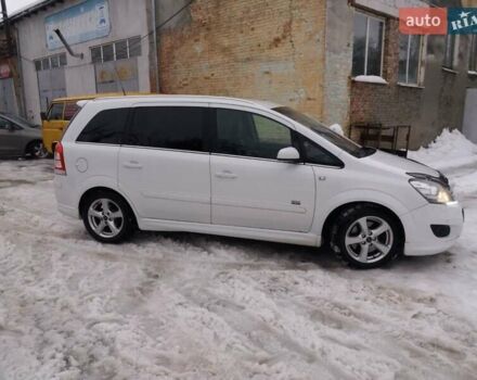 Белый Опель Зафира, объемом двигателя 1.9 л и пробегом 225 тыс. км за 7950 $, фото 4 на Automoto.ua