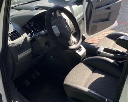 Белый Опель Зафира, объемом двигателя 1.9 л и пробегом 260 тыс. км за 5700 $, фото 9 на Automoto.ua