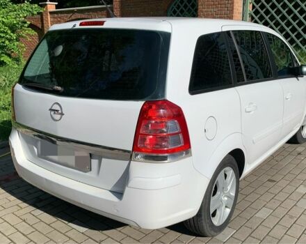Белый Опель Зафира, объемом двигателя 1.9 л и пробегом 260 тыс. км за 5700 $, фото 4 на Automoto.ua