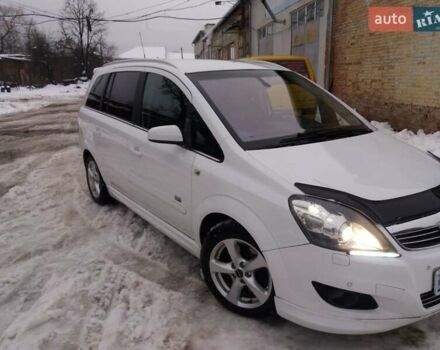Белый Опель Зафира, объемом двигателя 1.9 л и пробегом 225 тыс. км за 7950 $, фото 3 на Automoto.ua