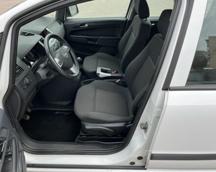 Опель Зафира 2011 в Кривом Роге на Automoto.ua Белый Опель Зафира, объемом двигателя 1.6 л и пробегом 244 тыс. км за 6799 $, фото 8 на Automoto.ua