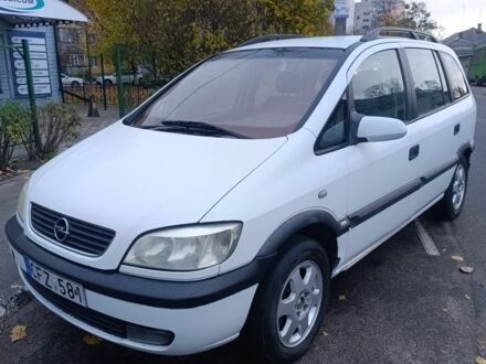 Белый Опель Зафира, объемом двигателя 2 л и пробегом 100 тыс. км за 1950 $, фото 1 на Automoto.ua
