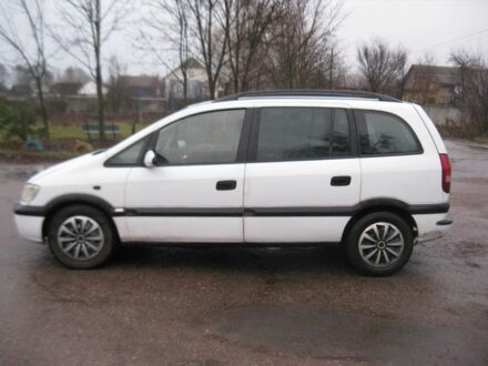 Белый Опель Зафира, объемом двигателя 2 л и пробегом 500 тыс. км за 2800 $, фото 1 на Automoto.ua