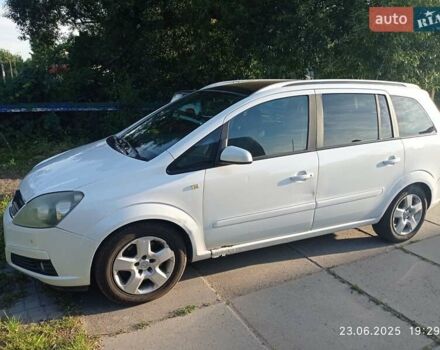 Білий Опель Зафіра, об'ємом двигуна 1.9 л та пробігом 275 тис. км за 4500 $, фото 1 на Automoto.ua