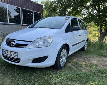 Белый Опель Зафира, объемом двигателя 1.9 л и пробегом 246 тыс. км за 4310 $, фото 1 на Automoto.ua