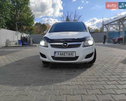 Белый Опель Зафира, объемом двигателя 1.91 л и пробегом 300 тыс. км за 5000 $, фото 1 на Automoto.ua
