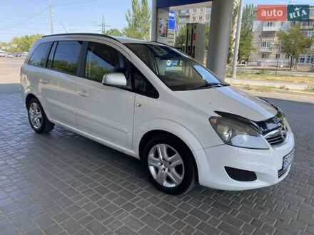 Опель Зафира 2009 в Николаеве на Automoto.ua Белый Опель Зафира, объемом двигателя 1.91 л и пробегом 300 тыс. км за 5999 $, фото 1 на Automoto.ua