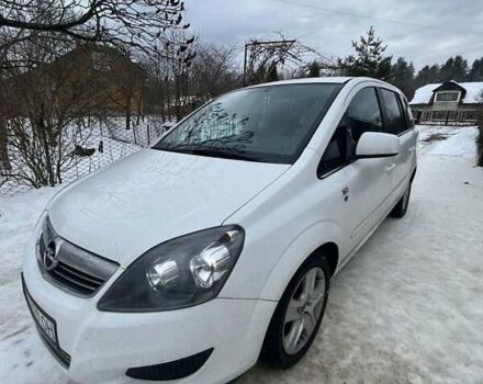 Белый Опель Зафира, объемом двигателя 1.7 л и пробегом 226 тыс. км за 6699 $, фото 1 на Automoto.ua