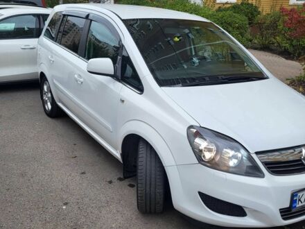 Белый Опель Зафира, объемом двигателя 1.7 л и пробегом 155 тыс. км за 6700 $, фото 1 на Automoto.ua