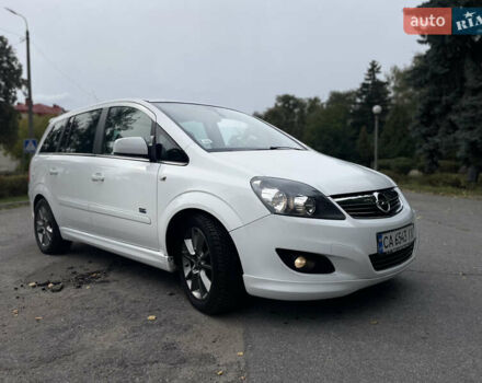 Белый Опель Зафира, объемом двигателя 1.7 л и пробегом 257 тыс. км за 6850 $, фото 1 на Automoto.ua