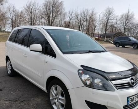 Белый Опель Зафира, объемом двигателя 1.7 л и пробегом 257 тыс. км за 7800 $, фото 1 на Automoto.ua