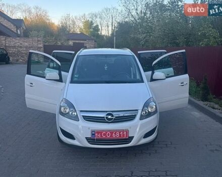 Белый Опель Зафира, объемом двигателя 1.8 л и пробегом 210 тыс. км за 6000 $, фото 1 на Automoto.ua