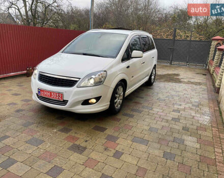 Белый Опель Зафира, объемом двигателя 1.8 л и пробегом 164 тыс. км за 7890 $, фото 1 на Automoto.ua