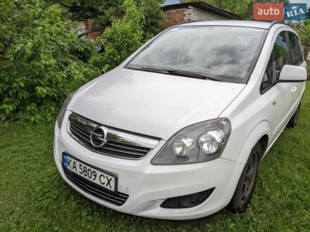Белый Опель Зафира, объемом двигателя 1.8 л и пробегом 129 тыс. км за 7499 $, фото 1 на Automoto.ua