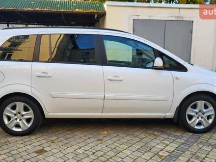 Опель Зафира 2013 в Чернигове на Automoto.ua Белый Опель Зафира, объемом двигателя 1.8 л и пробегом 314 тыс. км за 6900 $, фото 1 на Automoto.ua