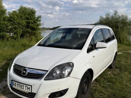 Белый Опель Зафира, объемом двигателя 1.7 л и пробегом 209 тыс. км за 7900 $, фото 1 на Automoto.ua