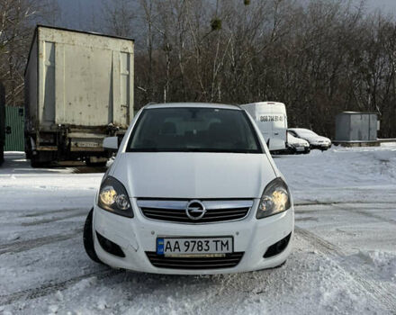 Белый Опель Зафира, объемом двигателя 1.7 л и пробегом 206 тыс. км за 8100 $, фото 1 на Automoto.ua