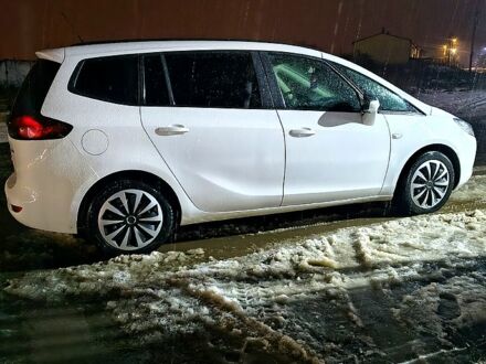 Білий Опель Зафіра, об'ємом двигуна 2 л та пробігом 270 тис. км за 9000 $, фото 1 на Automoto.ua