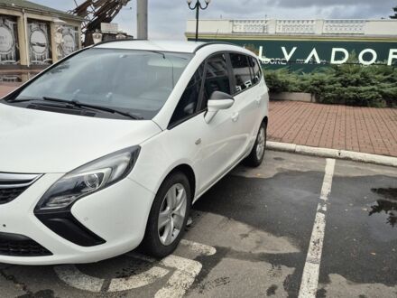 Белый Опель Зафира, объемом двигателя 2 л и пробегом 135 тыс. км за 8999 $, фото 1 на Automoto.ua