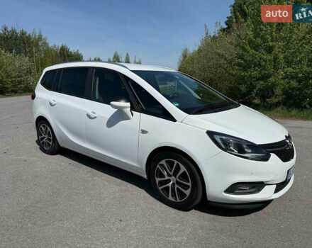 Белый Опель Зафира, объемом двигателя 2 л и пробегом 229 тыс. км за 13200 $, фото 1 на Automoto.ua