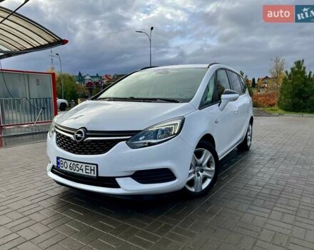 Белый Опель Зафира, объемом двигателя 1.6 л и пробегом 106 тыс. км за 13900 $, фото 1 на Automoto.ua