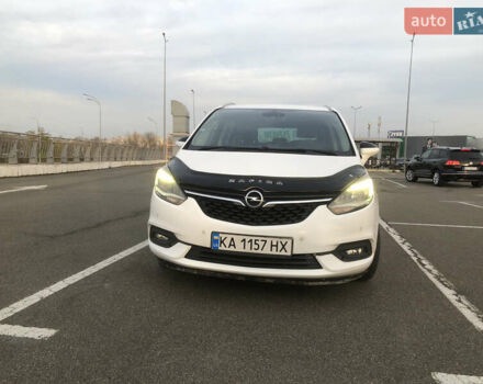 Белый Опель Зафира, объемом двигателя 1.6 л и пробегом 243 тыс. км за 11800 $, фото 1 на Automoto.ua