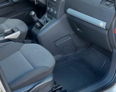 Бежевый Опель Зафира, объемом двигателя 1.6 л и пробегом 156 тыс. км за 5900 $, фото 14 на Automoto.ua