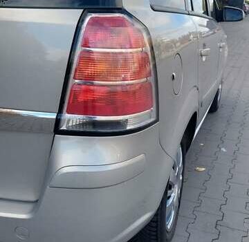 Бежевый Опель Зафира, объемом двигателя 1.6 л и пробегом 156 тыс. км за 5900 $, фото 51 на Automoto.ua