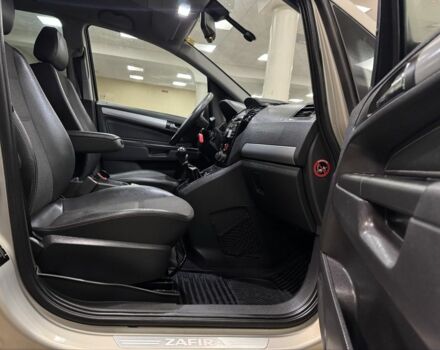 Бежевый Опель Зафира, объемом двигателя 1.8 л и пробегом 251 тыс. км за 6700 $, фото 6 на Automoto.ua