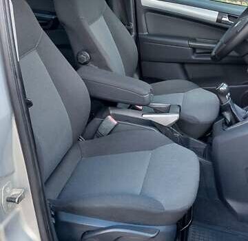 Бежевый Опель Зафира, объемом двигателя 1.6 л и пробегом 156 тыс. км за 5799 $, фото 55 на Automoto.ua