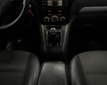 Бежевый Опель Зафира, объемом двигателя 1.8 л и пробегом 251 тыс. км за 6700 $, фото 12 на Automoto.ua