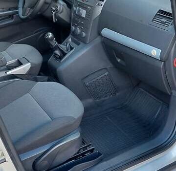 Бежевый Опель Зафира, объемом двигателя 1.6 л и пробегом 156 тыс. км за 5799 $, фото 54 на Automoto.ua