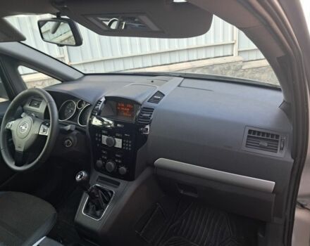 Бежевый Опель Зафира, объемом двигателя 1.8 л и пробегом 250 тыс. км за 6300 $, фото 10 на Automoto.ua