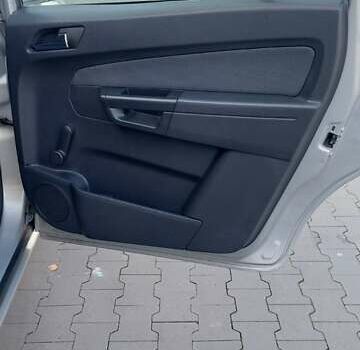 Бежевый Опель Зафира, объемом двигателя 1.6 л и пробегом 156 тыс. км за 5799 $, фото 61 на Automoto.ua