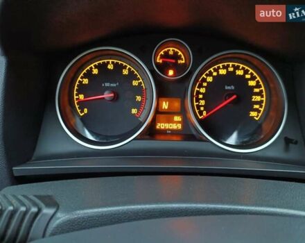 Бежевый Опель Зафира, объемом двигателя 1.8 л и пробегом 209 тыс. км за 6999 $, фото 19 на Automoto.ua